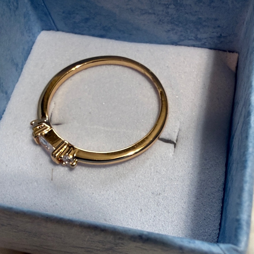 Pretty Bird Gold Plated Clear Stone Ring size 6.75 - Picture 4 of 4